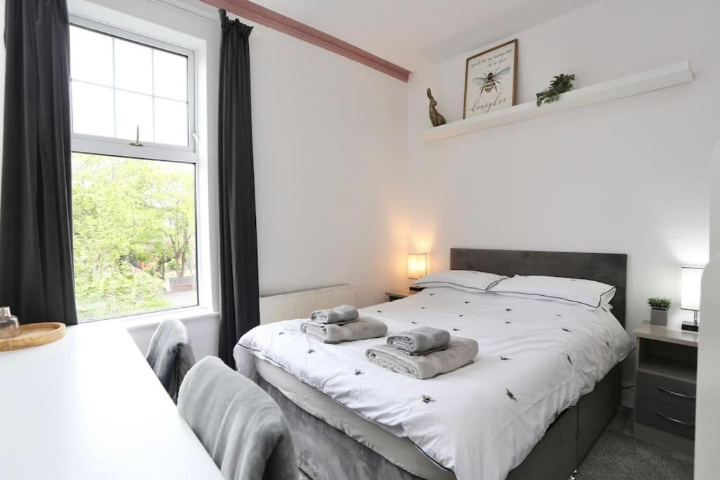 The Hot Tub Townhouse By Holiday Heim 리탬 세인트 앤스 외부 사진