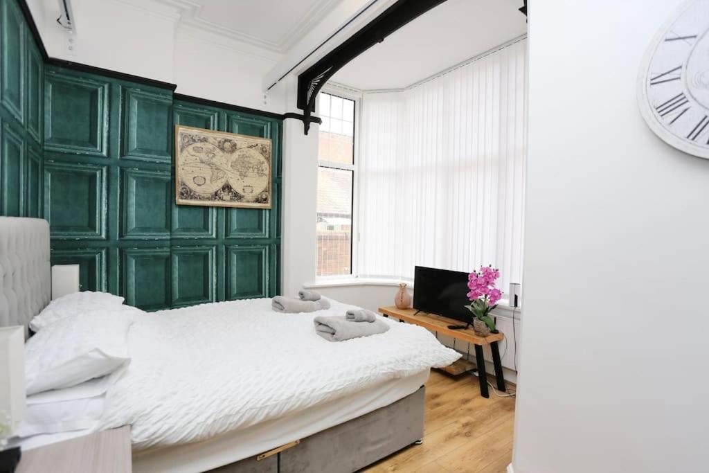The Hot Tub Townhouse By Holiday Heim 리탬 세인트 앤스 외부 사진
