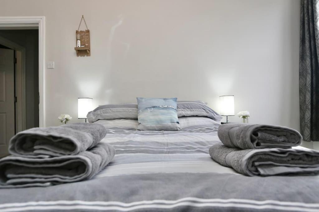The Hot Tub Townhouse By Holiday Heim 리탬 세인트 앤스 외부 사진