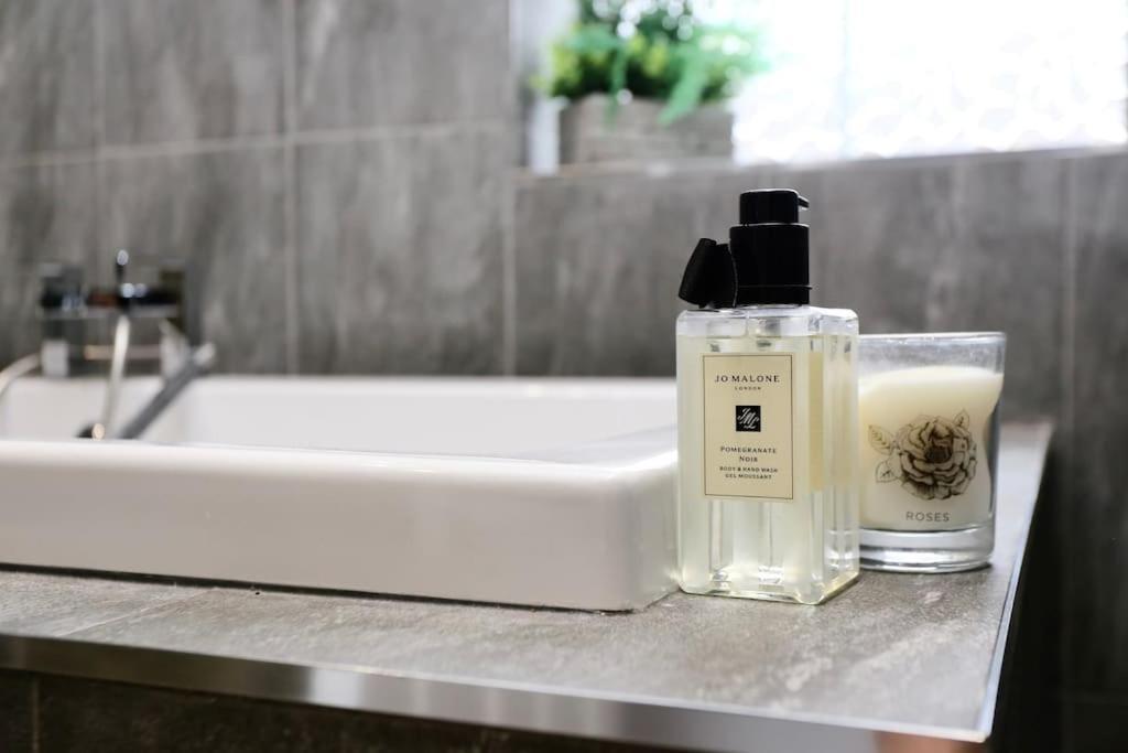 The Hot Tub Townhouse By Holiday Heim 리탬 세인트 앤스 외부 사진