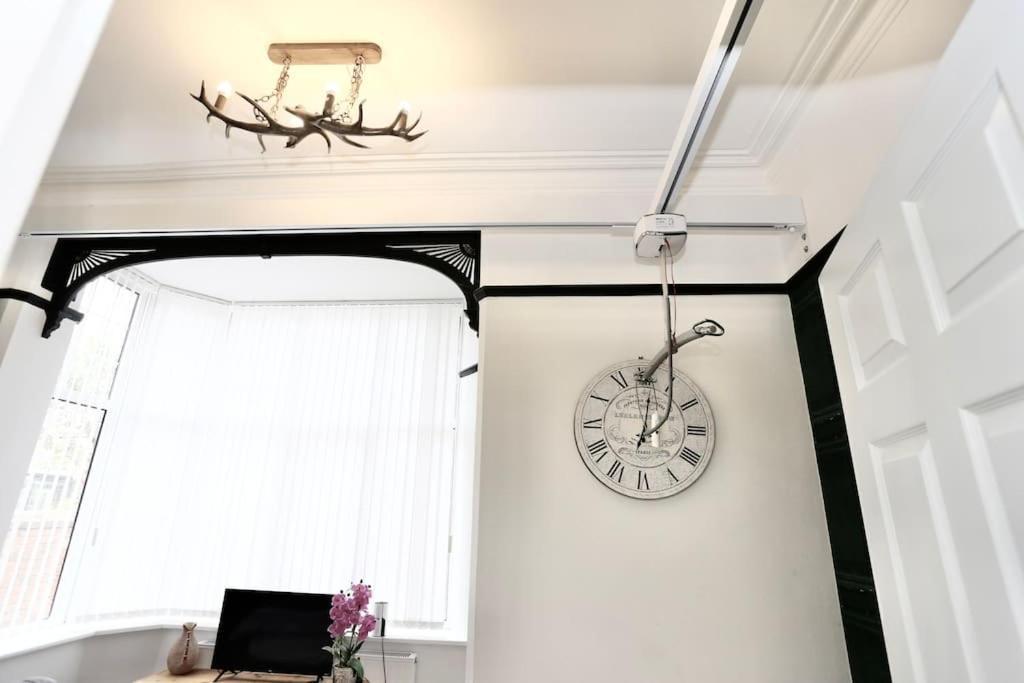 The Hot Tub Townhouse By Holiday Heim 리탬 세인트 앤스 외부 사진